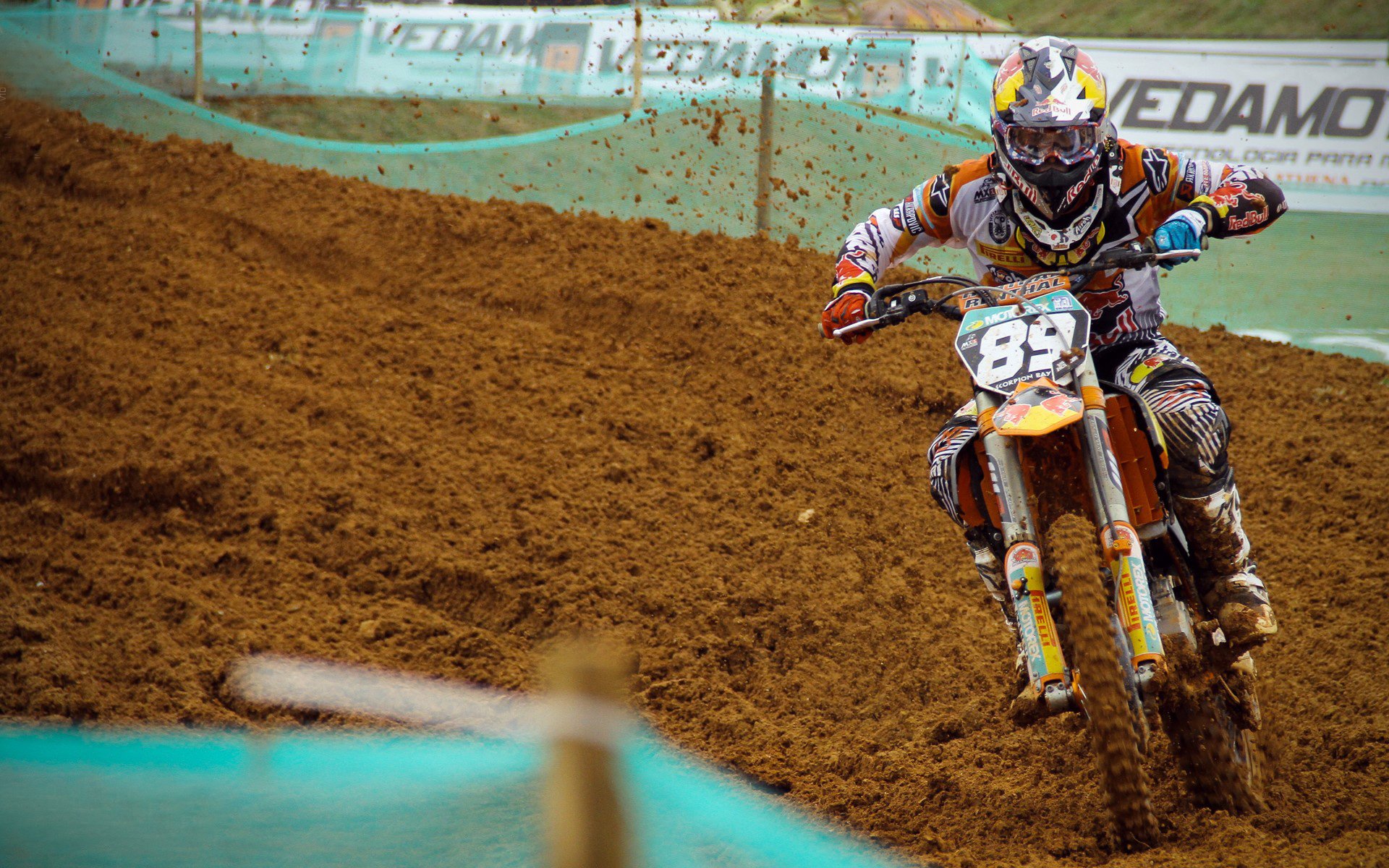 AI力量外溢:传统一直被忽视的存储板块崛起